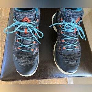 REI Woman’s Hiking Boot Size 8.5
Gray and black